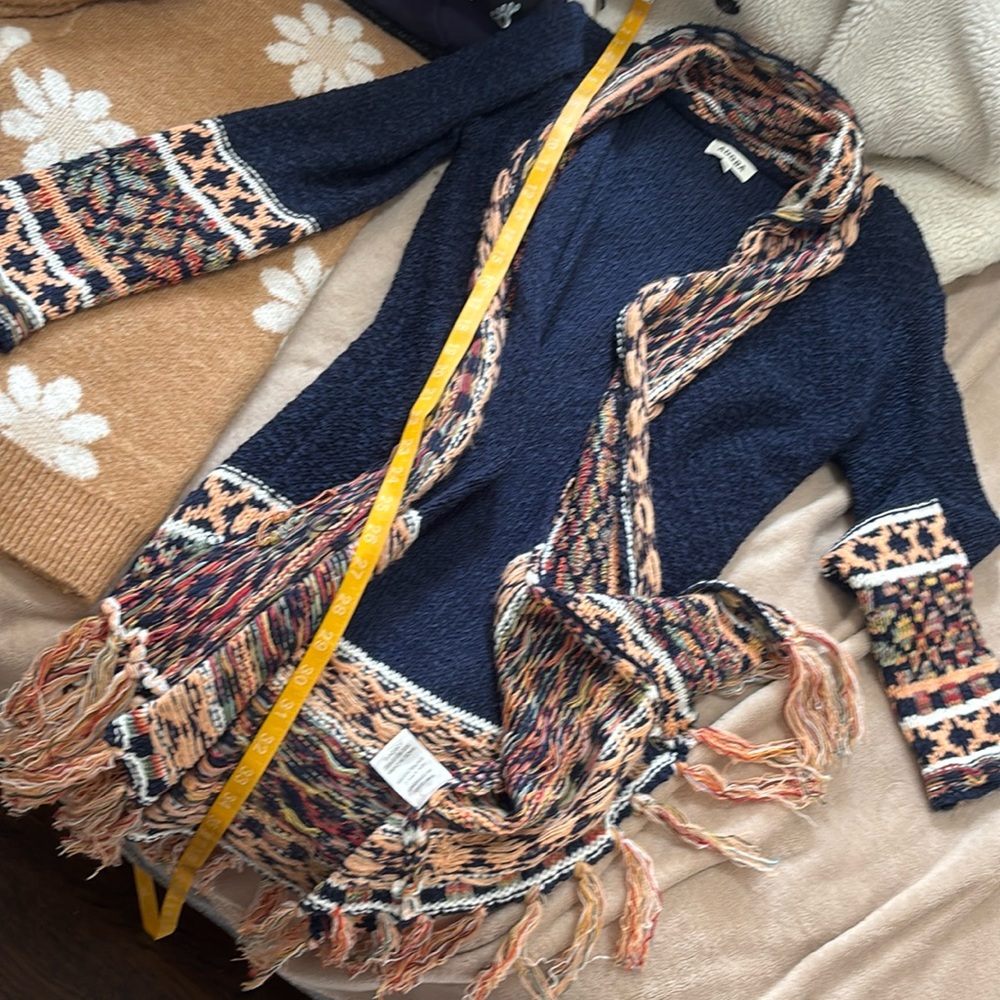 Gorgeous detailed open front long sweater with tassels from Adora 🥳🥳🥳